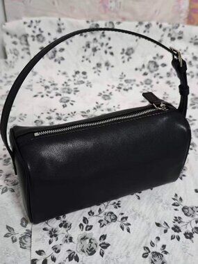 𝐓𝐇𝐄 𝐑𝐎𝐖 BAG